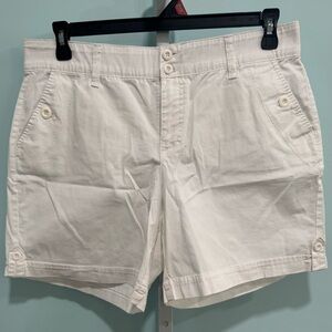 Elegant White and Gray Paisley Shorts
